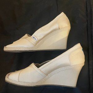 Tom's Wedges, Size 8.5